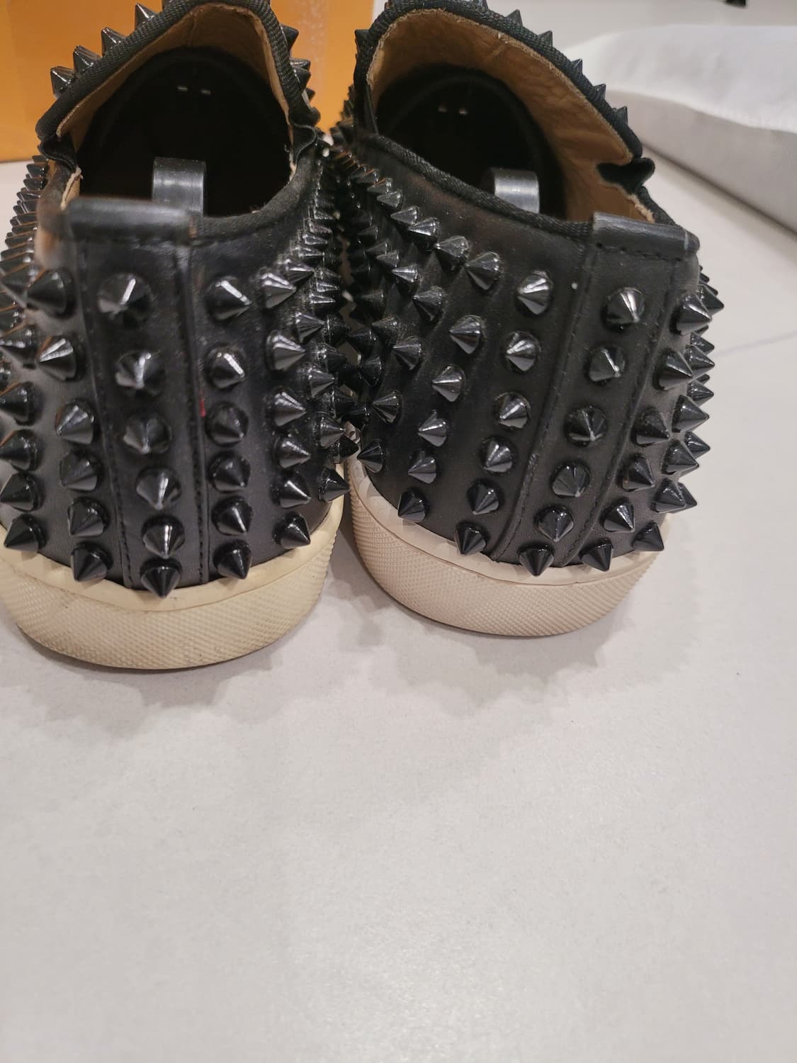 [일괄판매] "발끝까지 압도적 존재감" 스터드 슬립온 270 사이즈 (2 상품이미지9