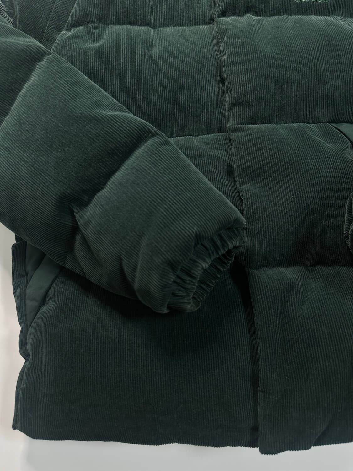 아디다스 딥그린 코듀로이 패딩 상품이미지4