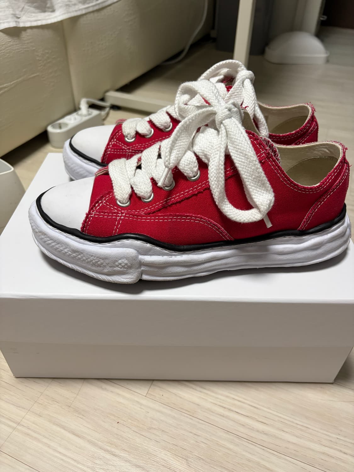 [판매] 메종 미하라 야스히로 피터슨 OG 솔 캔버스 로우 스니커즈 레드 상품이미지3