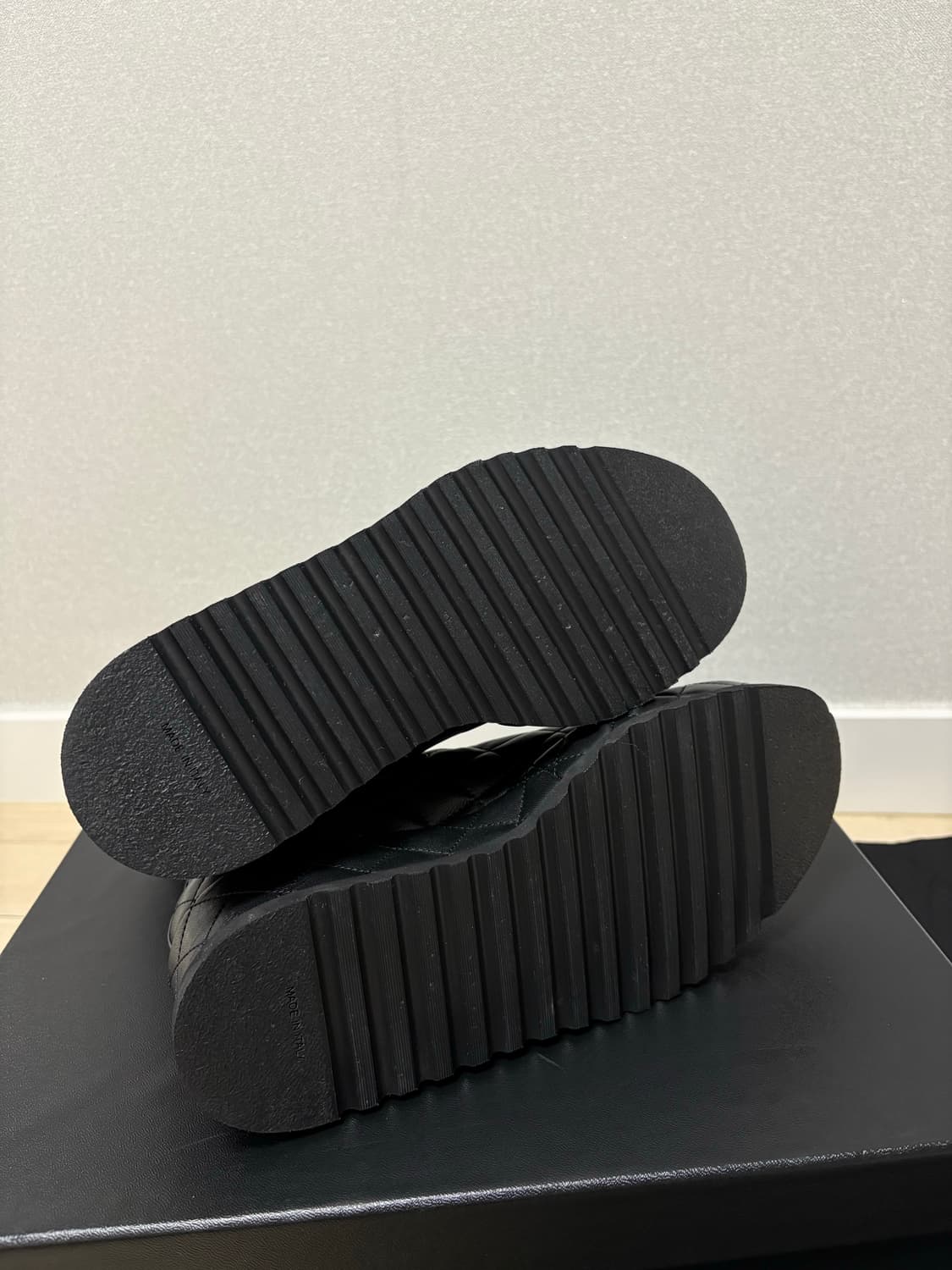 샤넬 램스킨 플랫폼 퀄팅 레더 앵클부츠 37 상품이미지4