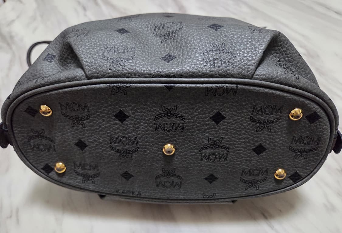 MCM 비세토스 그레이 호보백 상품이미지5