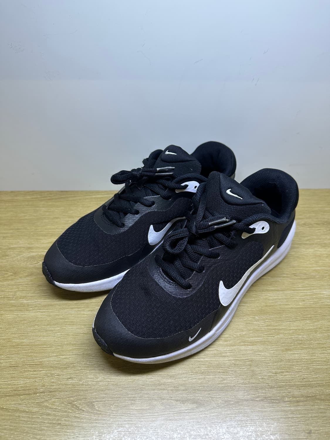 나이키 우먼스 레볼루션7 러닝화 250 상품이미지1