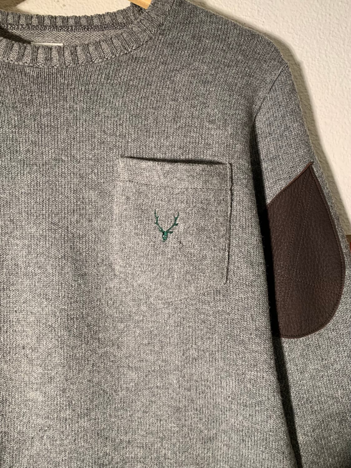 남이서팔 사슴가죽 패치 니트 상품이미지3