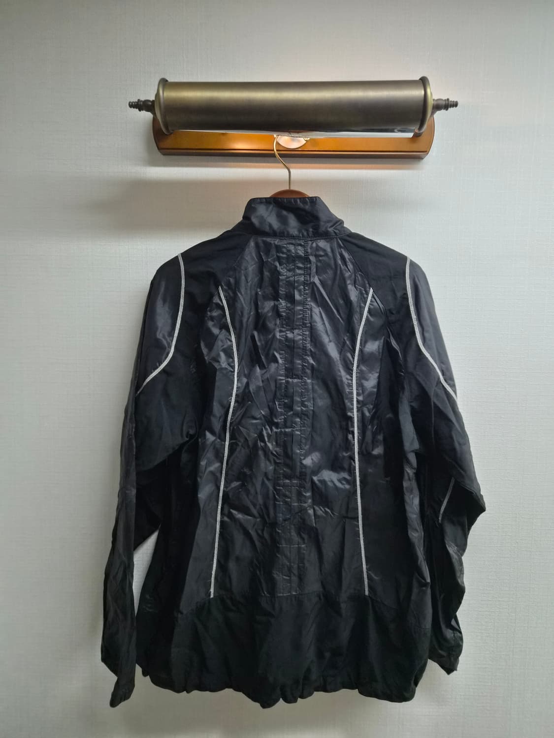 XL) 몽벨 경량 바람막이 팝니다 상품이미지2