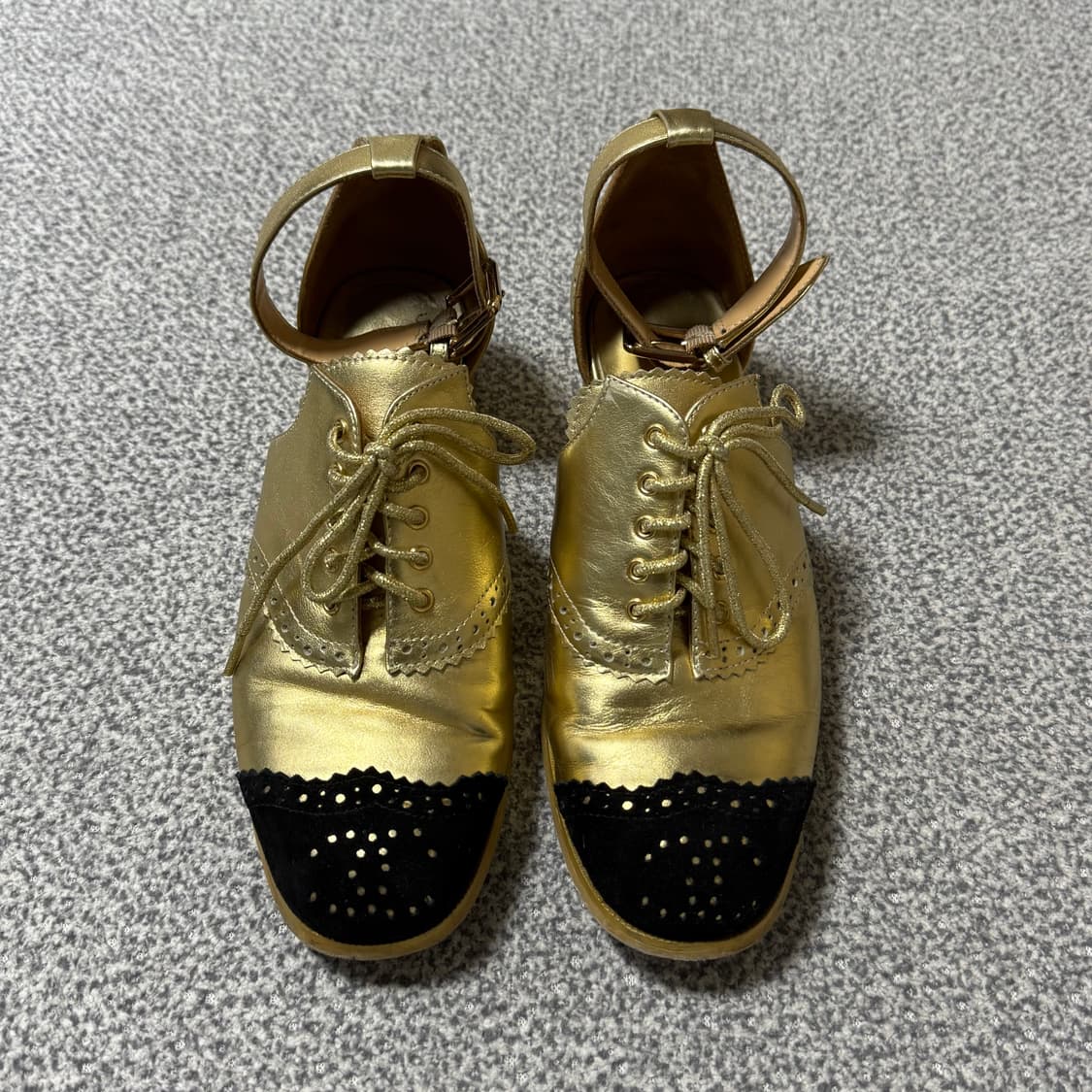 [정가 150만원] 샤넬 골드 스트랩 구두 37 235-240 상품이미지7