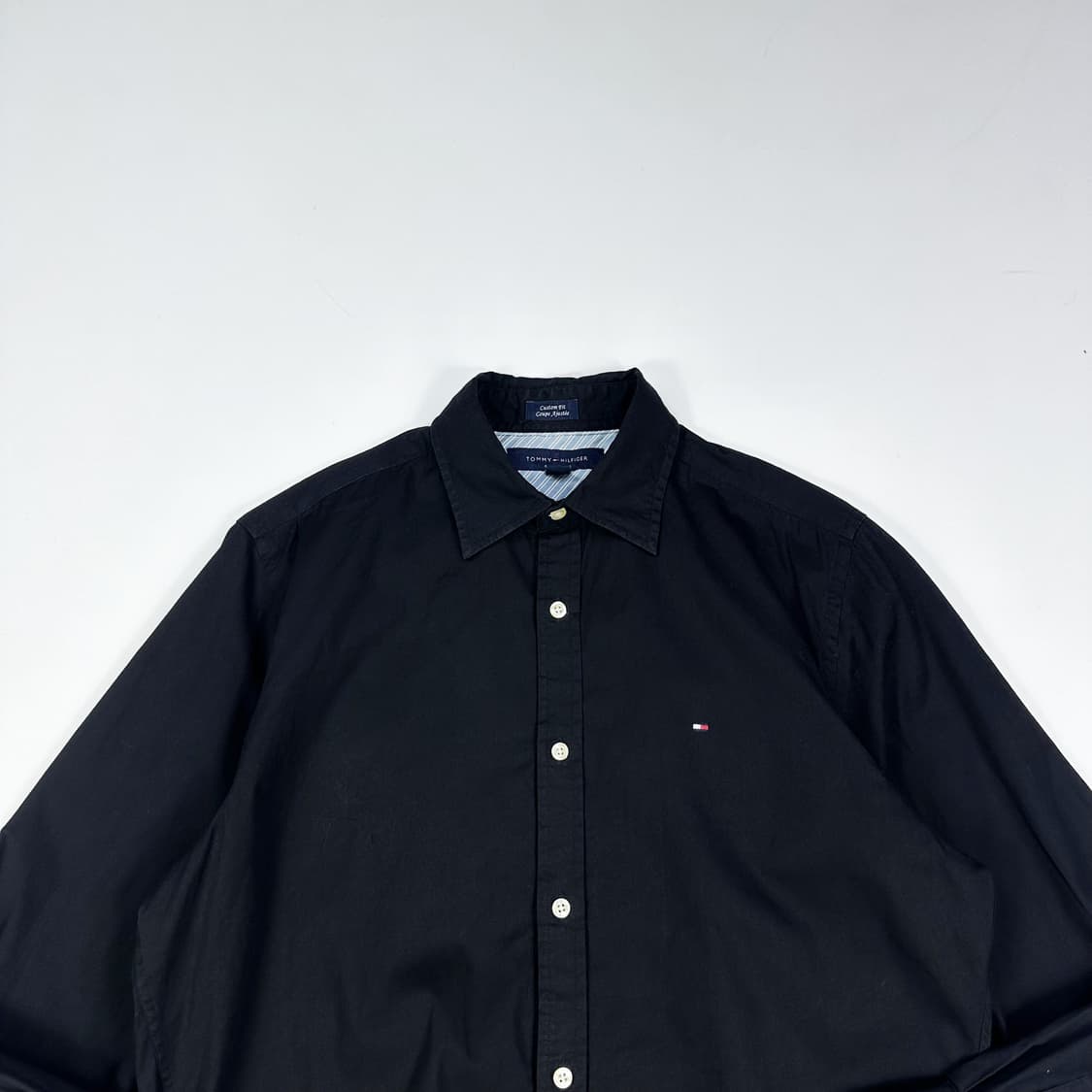 타미힐피거 플래그 커스텀핏 블랙 셔츠 (실측 M) 상품이미지1