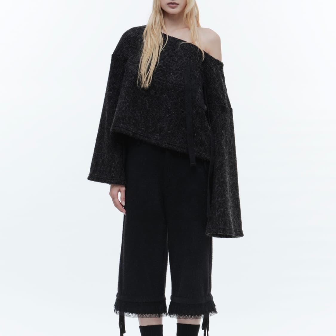 [WETTAG] 웻태그 W 와이드 넥 스웨터 #CHARCOAL 상품이미지1