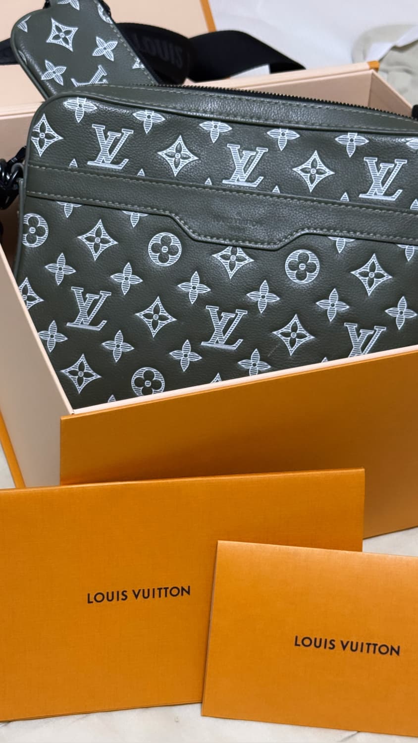 루이비통 쉐도우 모노그램 트리오 메신저백 상품이미지1