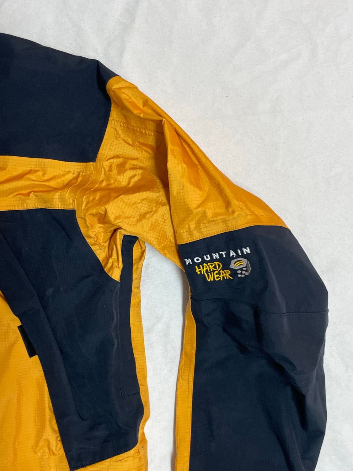 마운틴하드웨어 자켓 상품이미지2