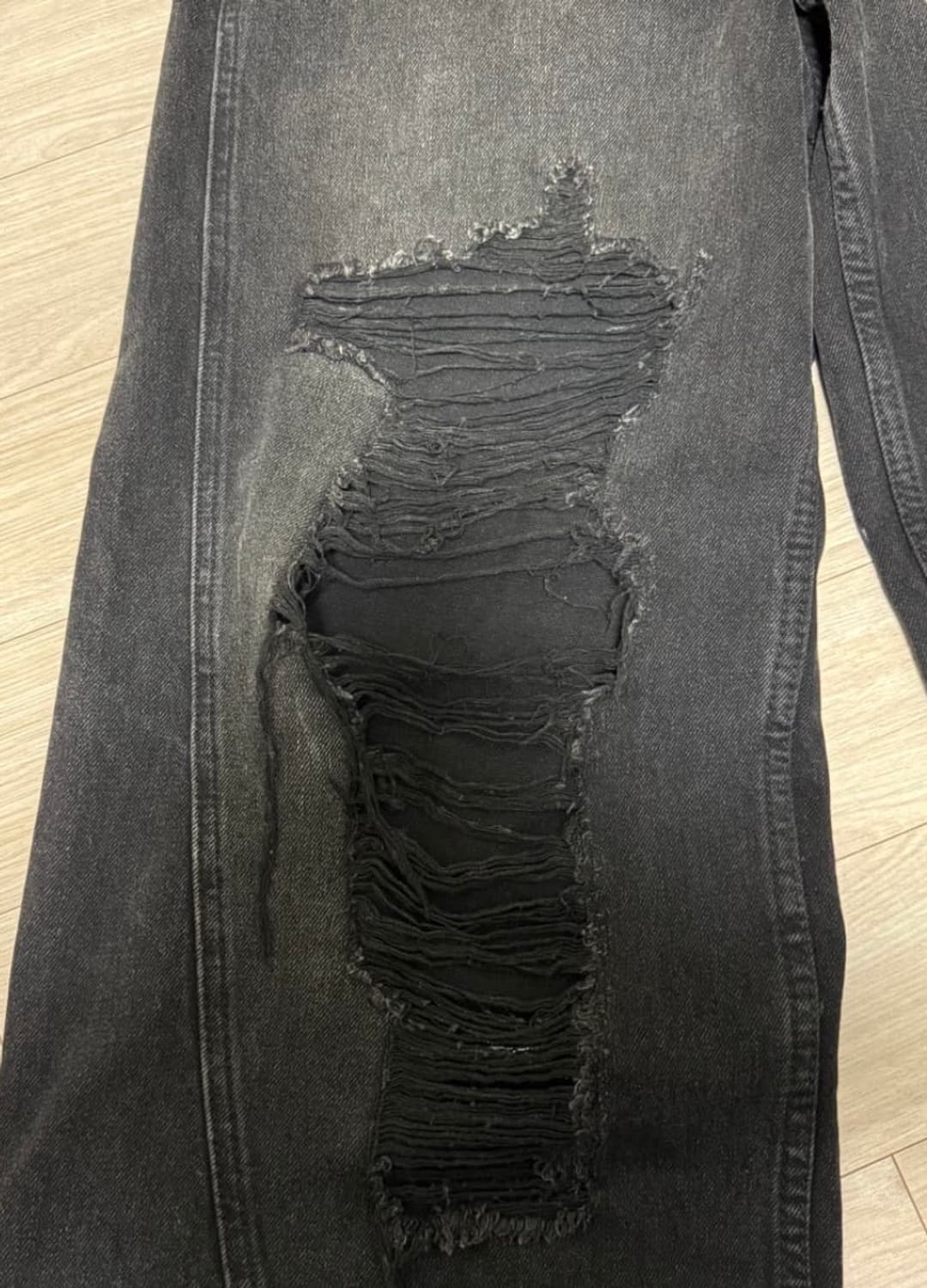 밀로우먼 커브드 데미지 와이드 진 흑청 데님 상품이미지4