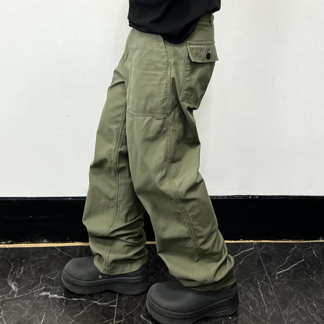 칼하트 WIP FATIQUE 워크 팬츠 카키 상품이미지1