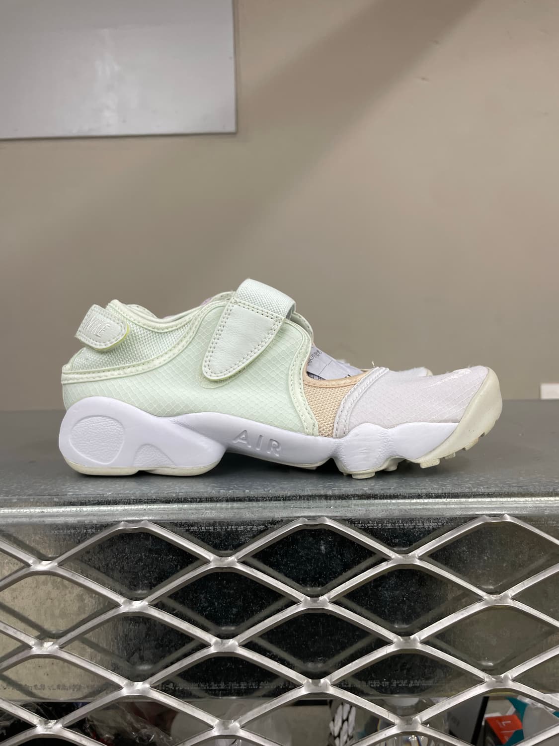 나이키 에어 리프트 우먼스 그린 위스퍼 240 상품이미지4