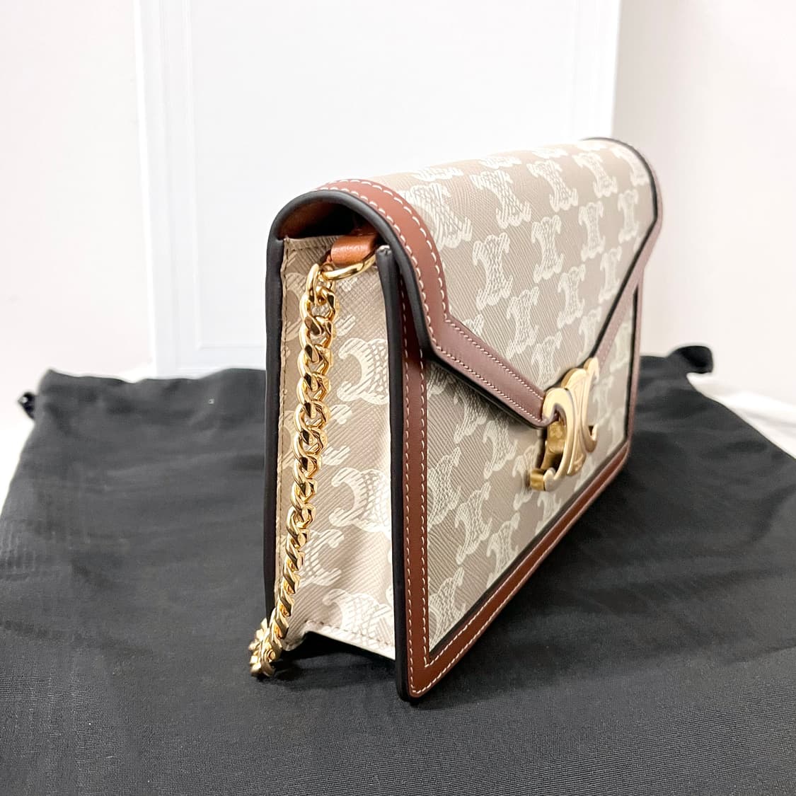 [새상품] 셀린느 마고 체인 지갑 카프스킨 그레지 숄더백 가방 상품이미지6