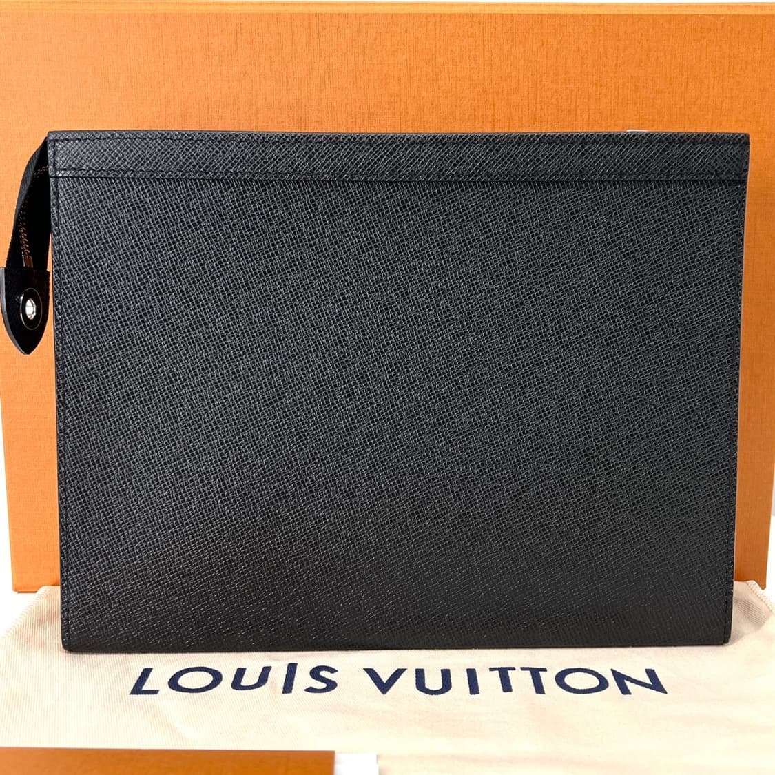 루이비통 LV 타이가 포쉐트 보야주 클러치백 블랙 (M30450) 상품이미지3