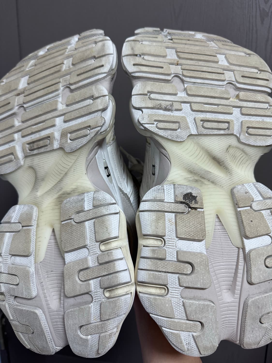 [43] 발렌시아가 카고 스니커즈 에그쉘 상품이미지7