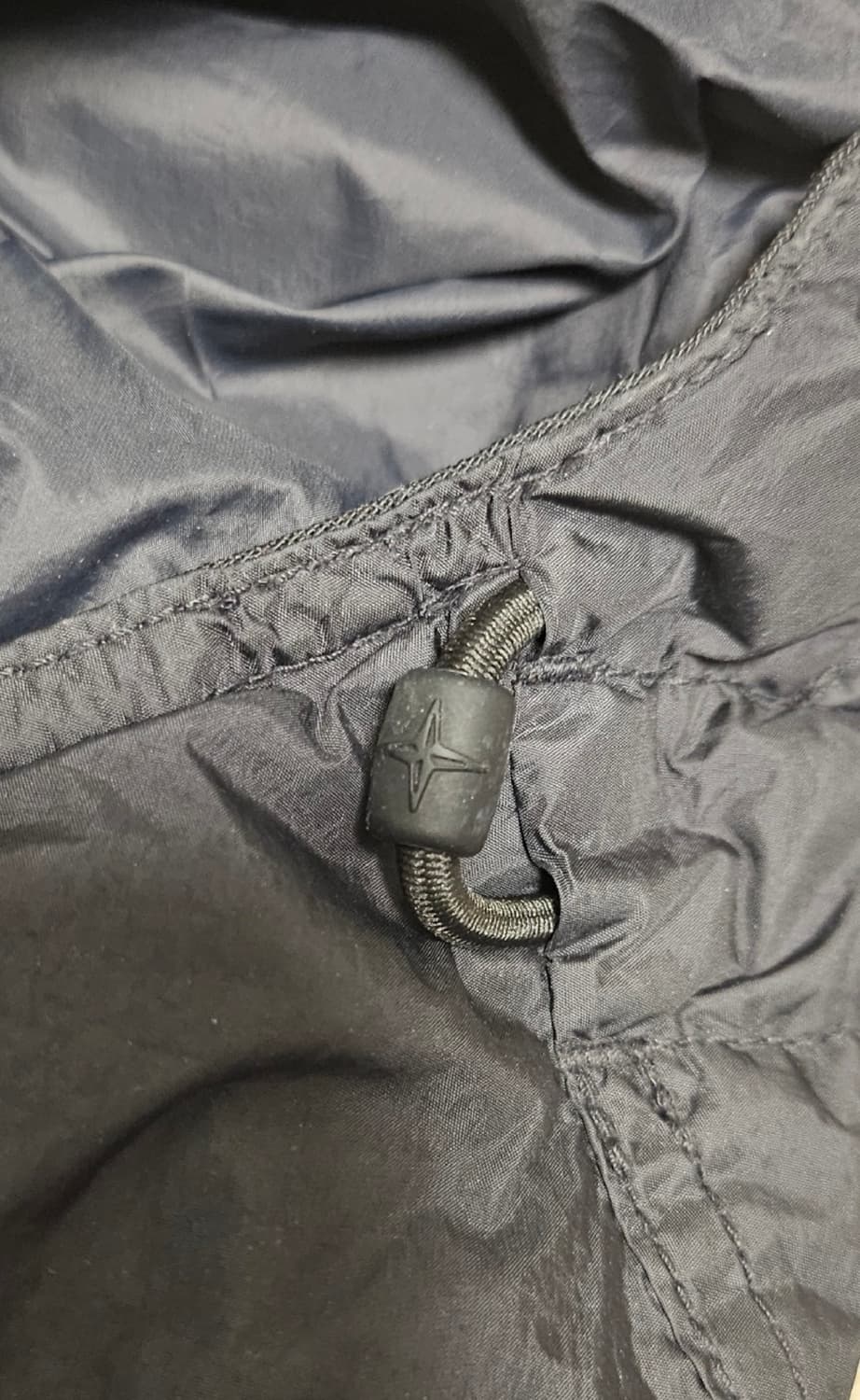 스톤아일랜드 24FW 가먼트다이 클링클랩스 롱패딩 L 블랙 상품이미지8