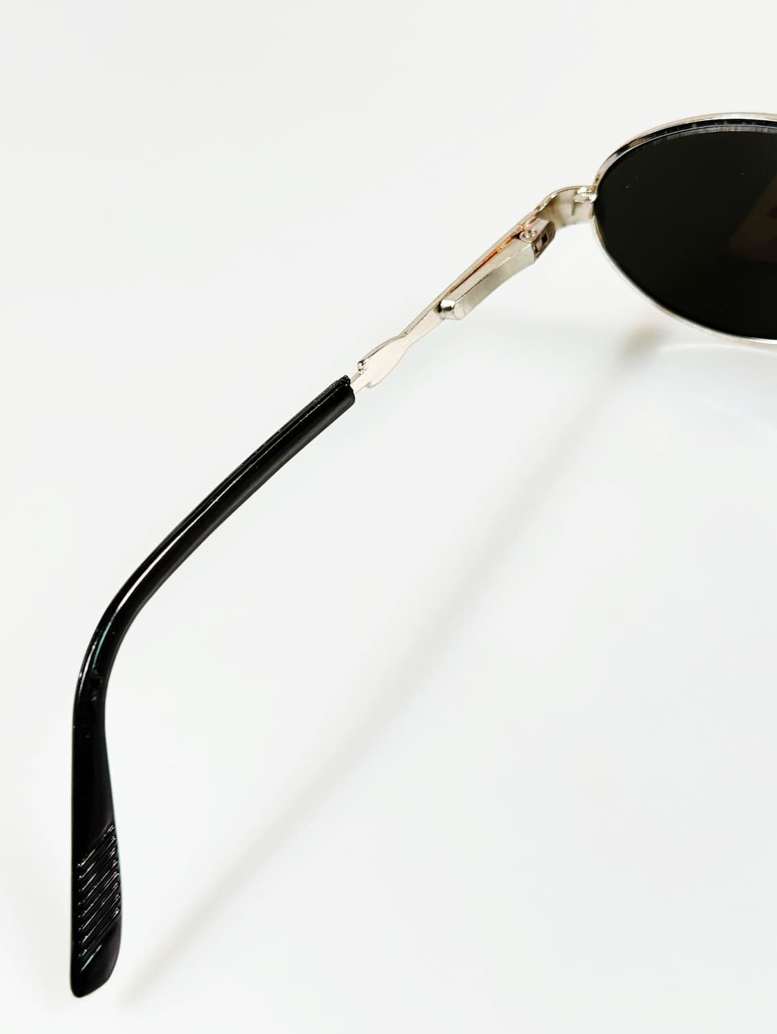 90s CHINI 건메탈 골드 슬림 오벌 메탈 빈티지 선글라스 상품이미지7