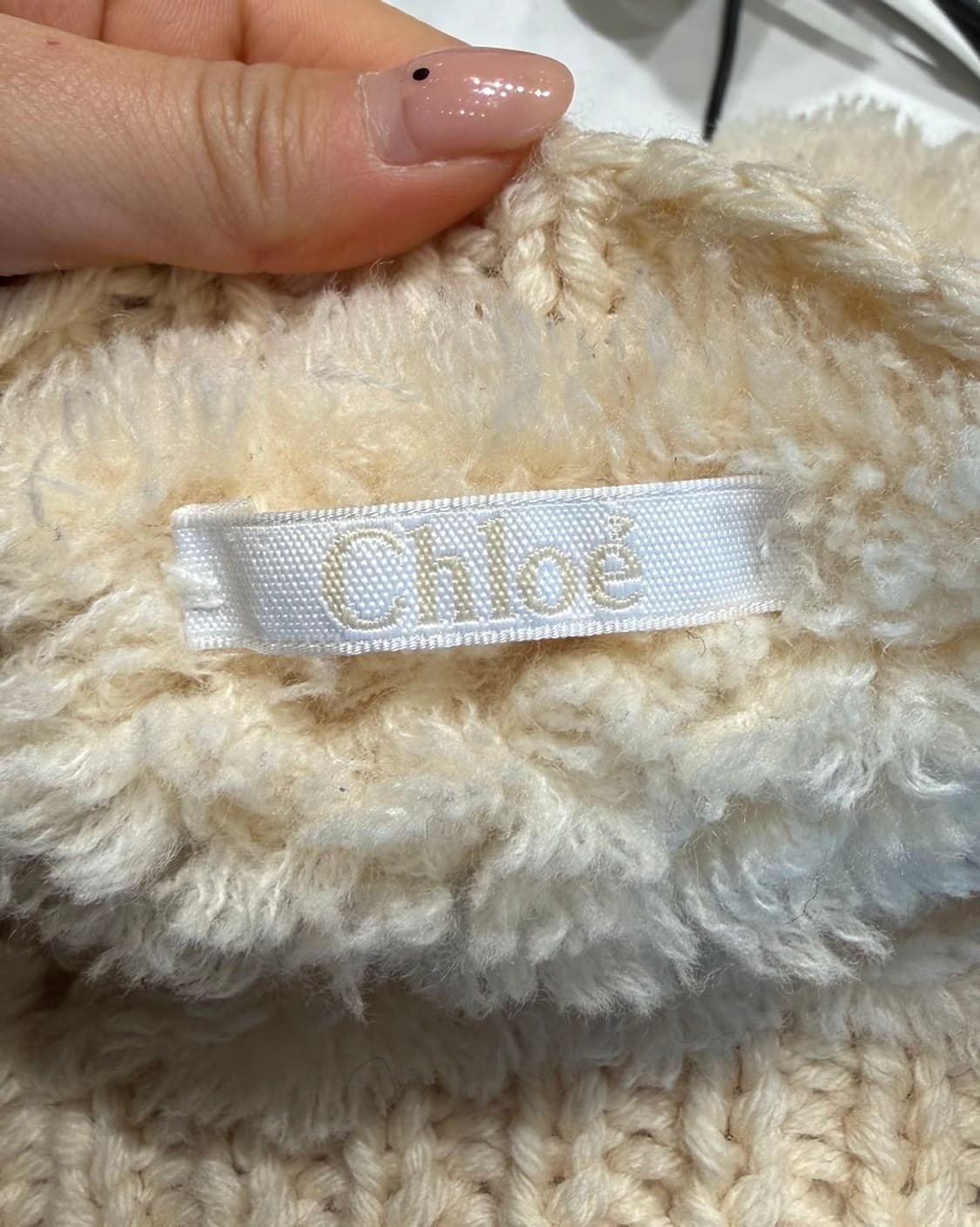 끌로에 아이보리 케이블 레인울 니트  상품이미지8