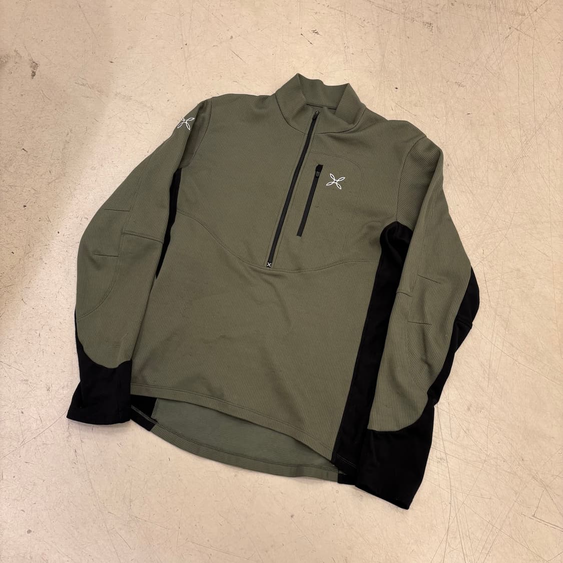 몬츄라 카키 등산 롱슬리브 상품이미지1