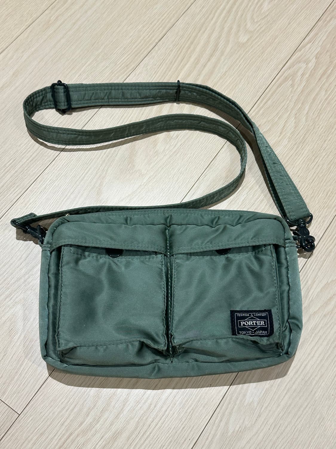포터 탱커 숄더백 스몰 세이지 그린 상품이미지1