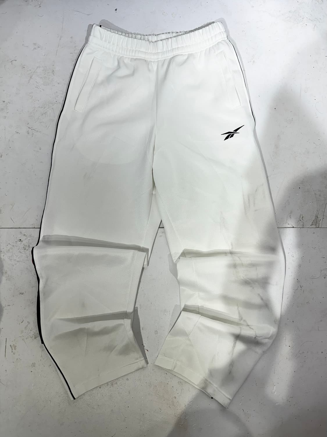 리복 화이트 사이드 라인 와이드 트레이닝 팬츠 M 상품이미지4