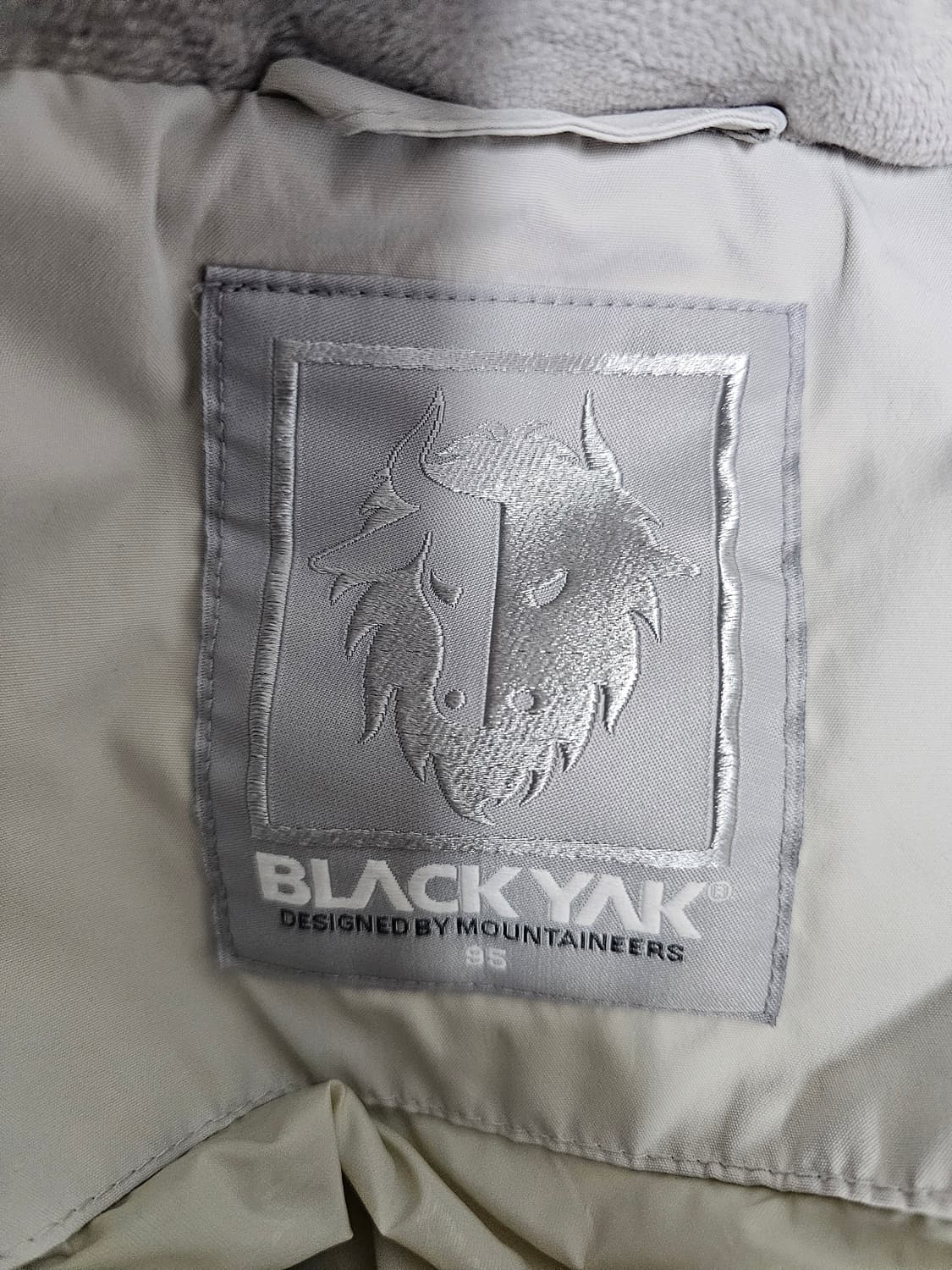 블랙야크 여성 고어텍스 구스롱패딩 95 상품이미지4