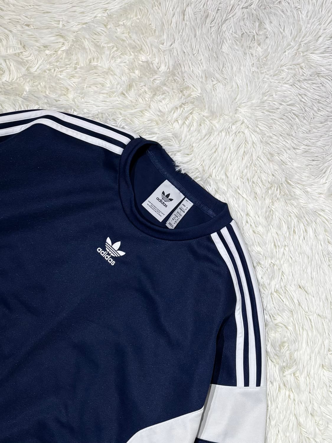 아디다스 미드 스몰로고 맨투맨 상품이미지4