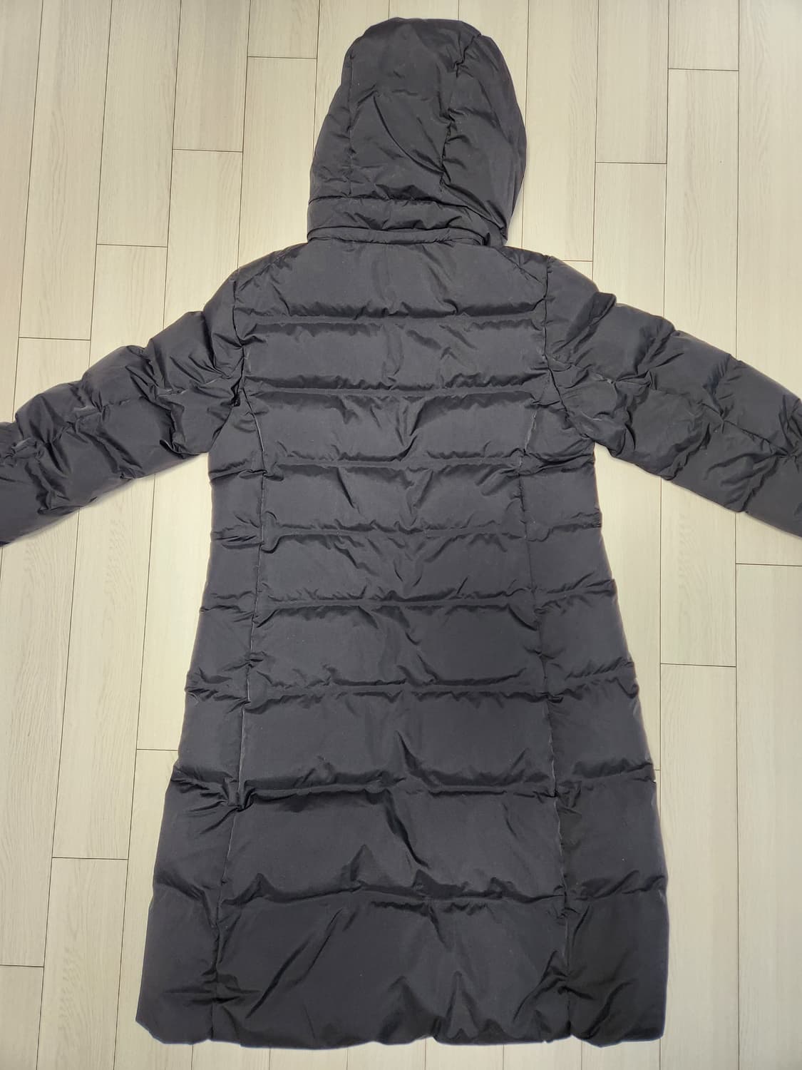 유니클로 덕다운 여성 롱패딩 사이즈L

지퍼 사용감 외에 오염하자없이 깨 상품이미지6