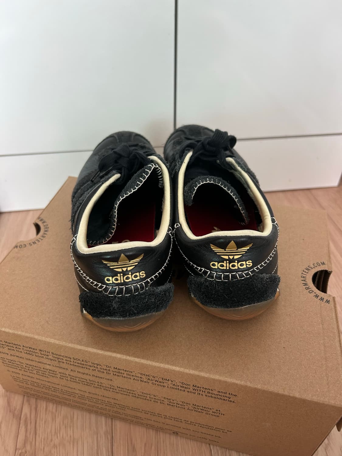 아디다스 x 웨일스 보너 블랙 스니커즈 상품이미지2