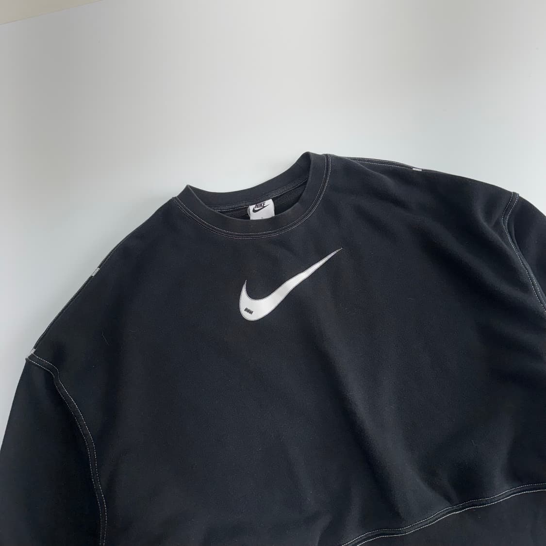 Nike 나이키 빅로고 스티치 블랙 맨투맨 상품이미지4