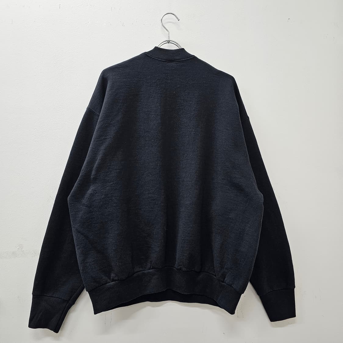 프루트 오브 더 룸 블랙 자수 맨투맨 기모 스웻셔츠 상품이미지8