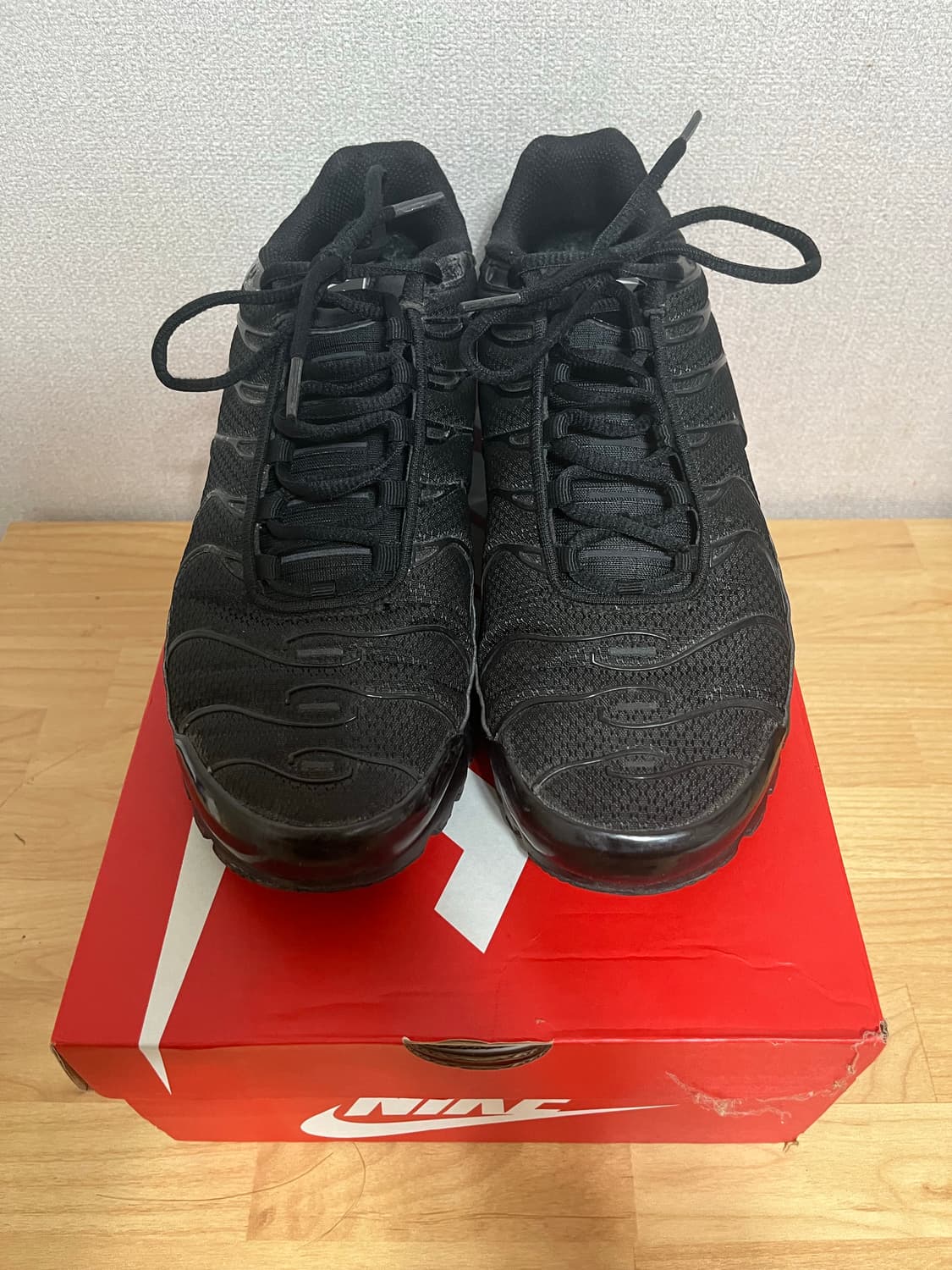 나이키 에어맥스 플러스 트리플블랙 상품이미지3