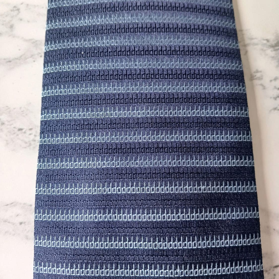 던힐 실크 블루 스트라이프 패턴 넥타이 9.8cm A+등급 E872
 상품이미지5