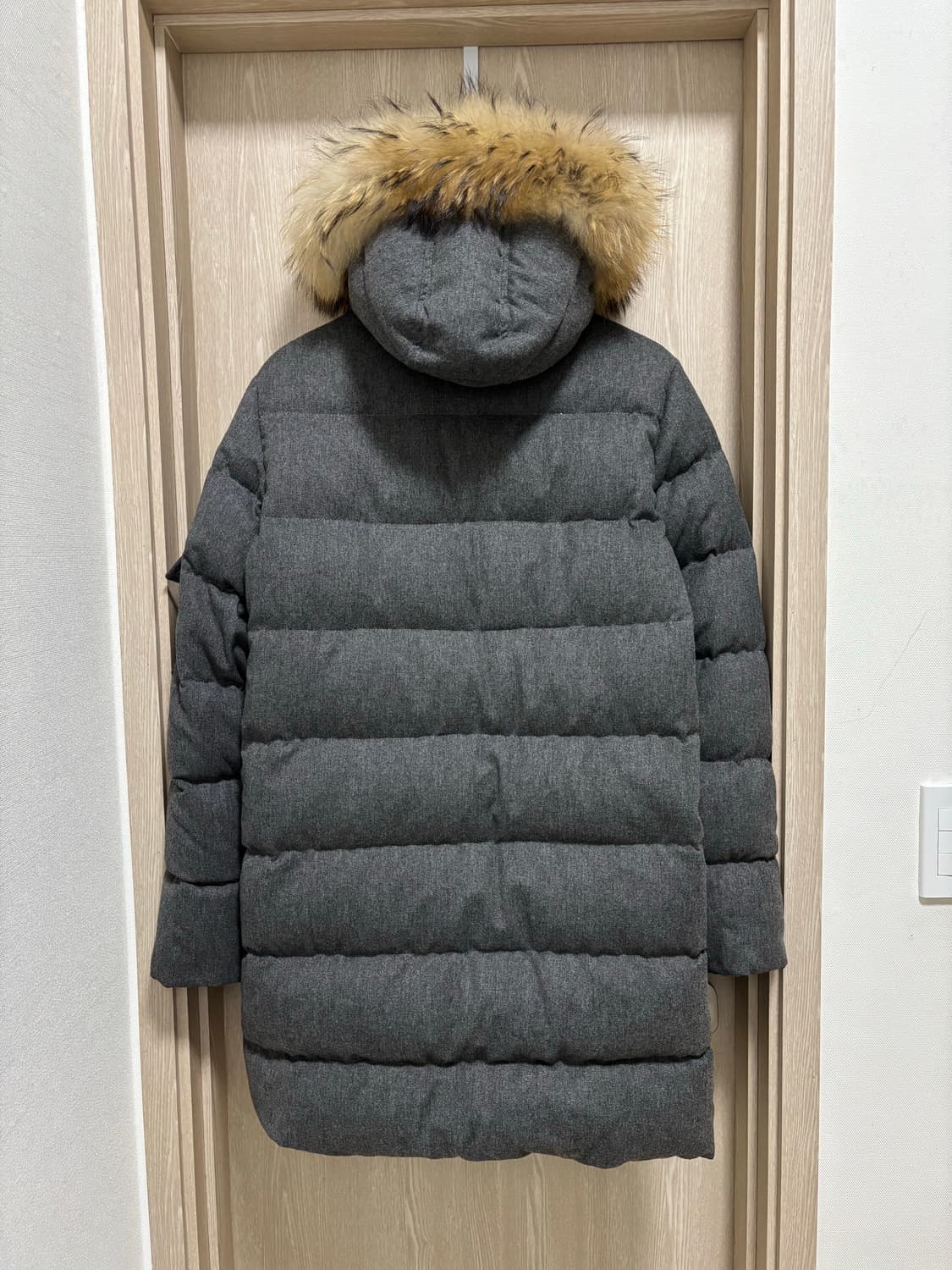 피레넥스 라쿤퍼 다운 패딩S/그레이 상품이미지2