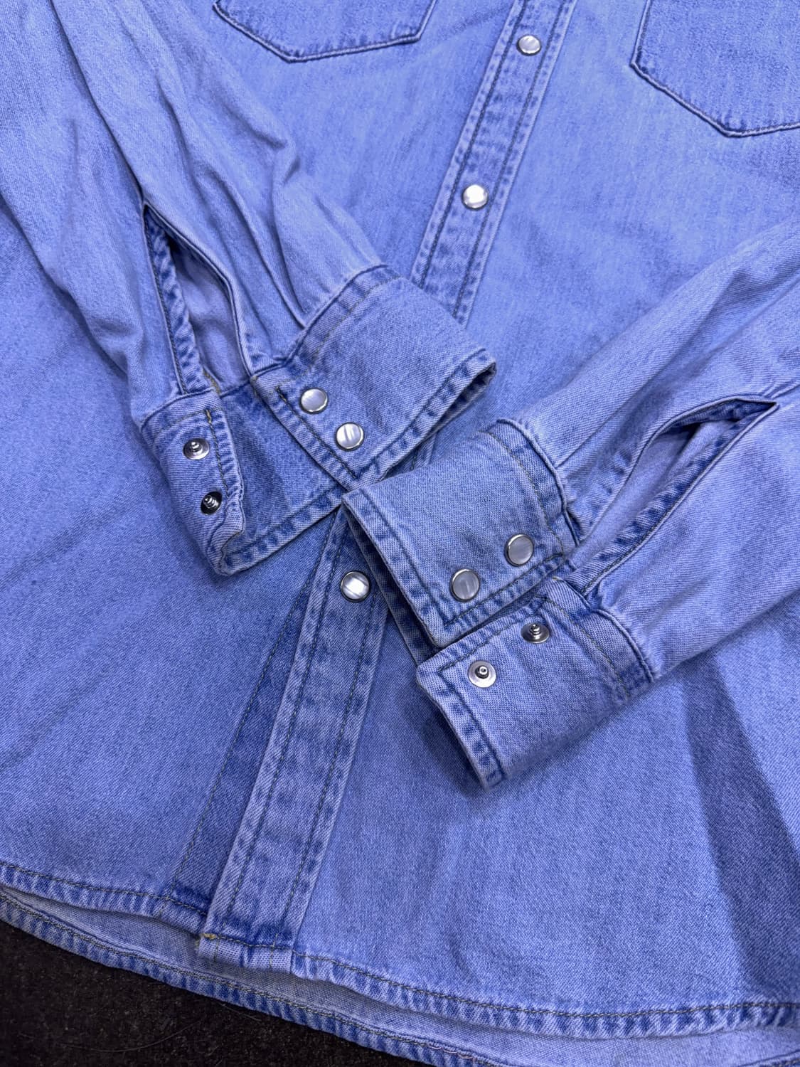 리바이스 빈티지 워싱 웨스턴 스탠다드핏 데님셔츠 M 상품이미지5