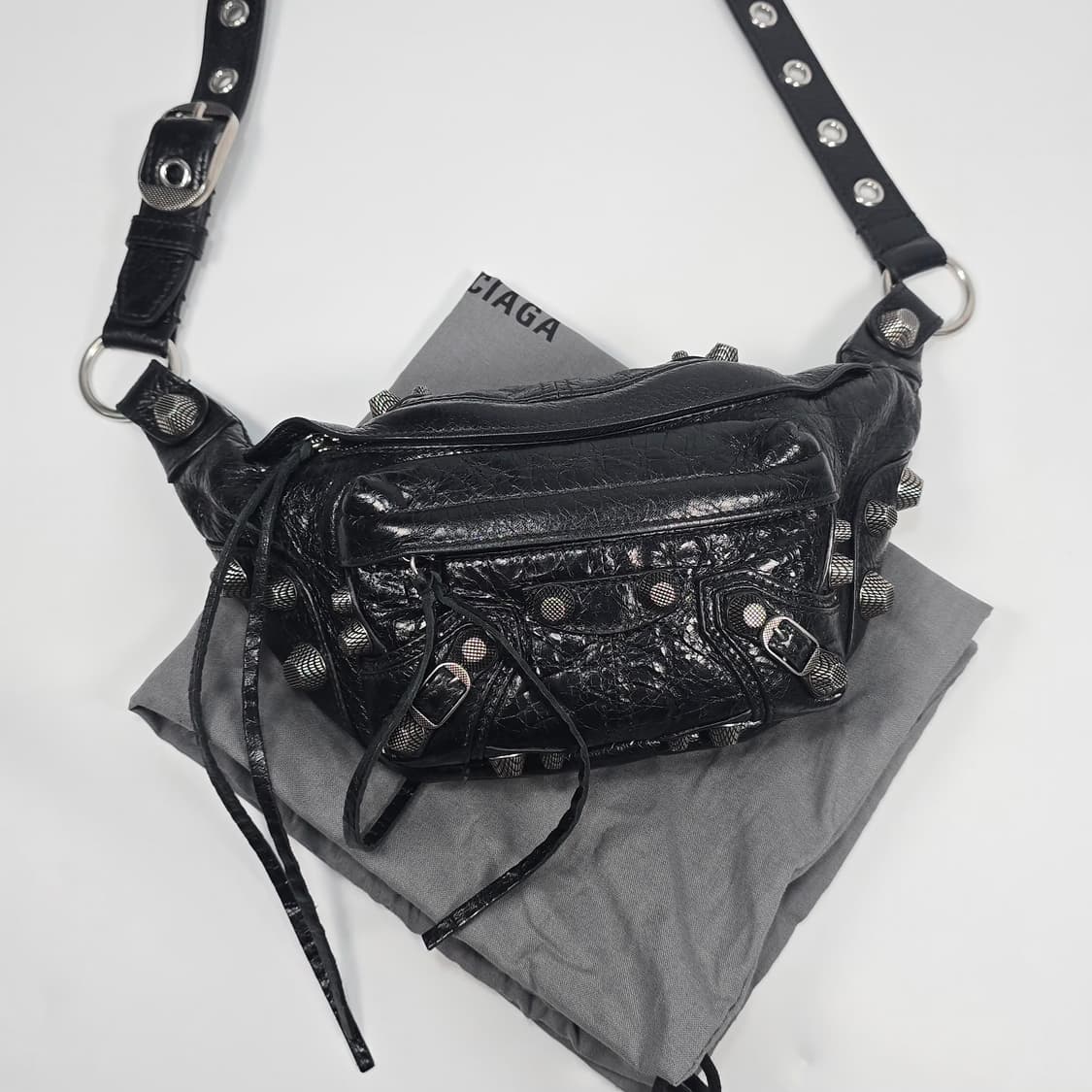 발렌시아가 르 카골 램스킨 벨트백 상품이미지1