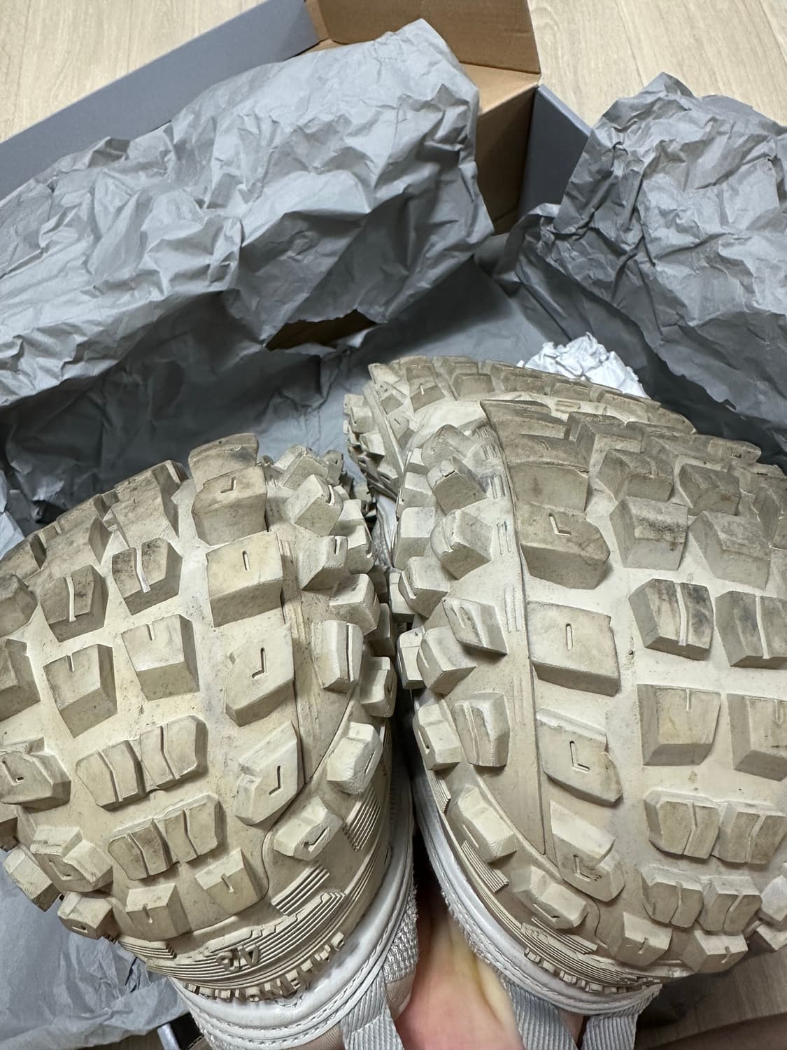 [43] 발렌시아가 디펜더 상품이미지4