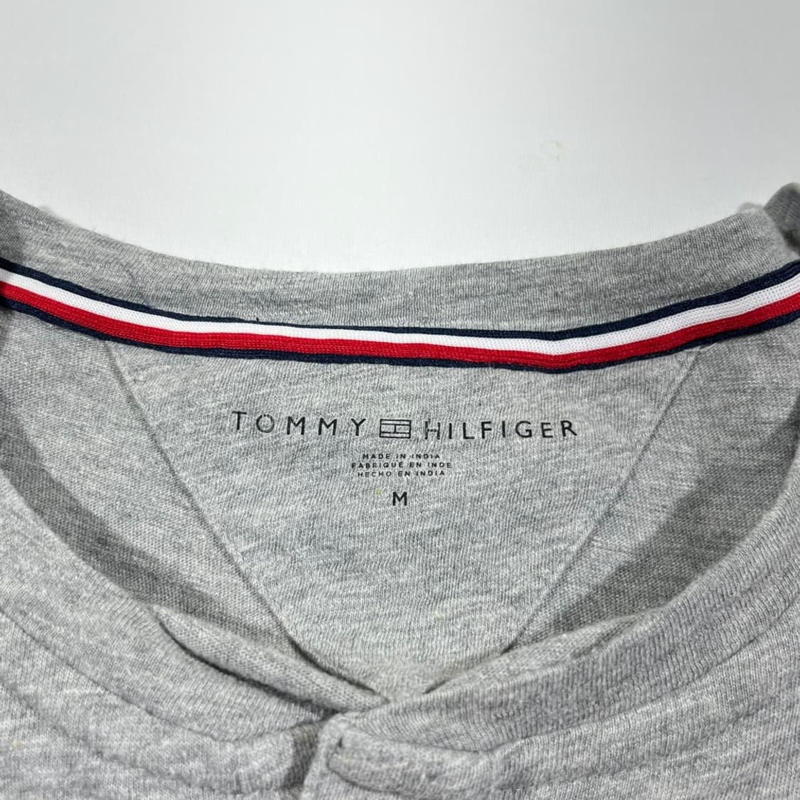 [TOMMY HILFIGER] 타미힐피거 헨리넥 로고 반팔 티셔츠 상품이미지4