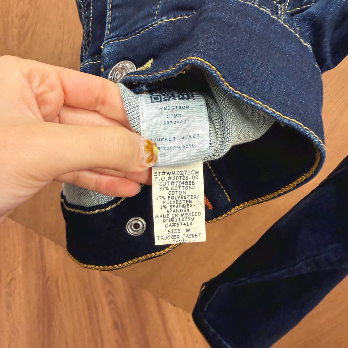 트루릴리전 데님 자켓 로고 패치 버튼 스트랩 디테일 슬림핏 블루 상품이미지8