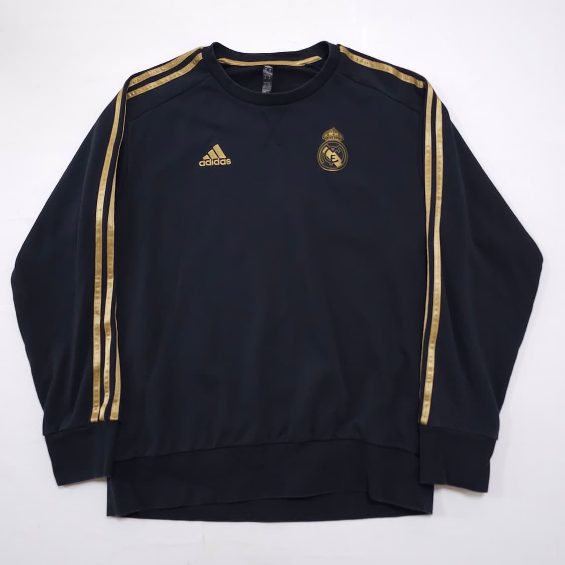 아디다스 19-20 레알마드리드 맨투맨 상품이미지1