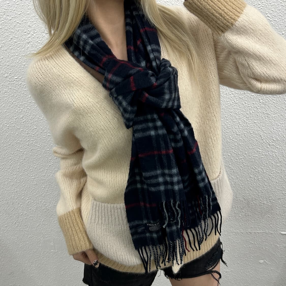 버버리 네이비 노바체크 캐시미어 네이비 머플러 상품이미지1