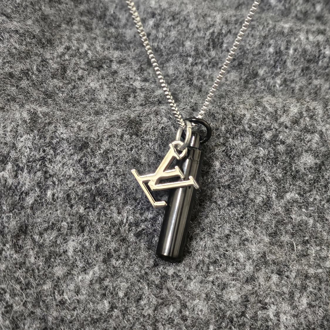 550 루이비통 보틀 빈티지 업사이클링 남자 써지컬 목걸이 상품이미지3