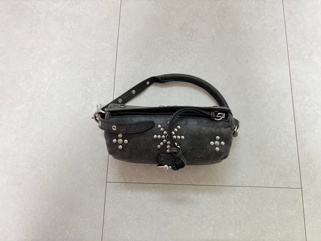open yy stud pillow bag mini 스터드백 상품이미지3