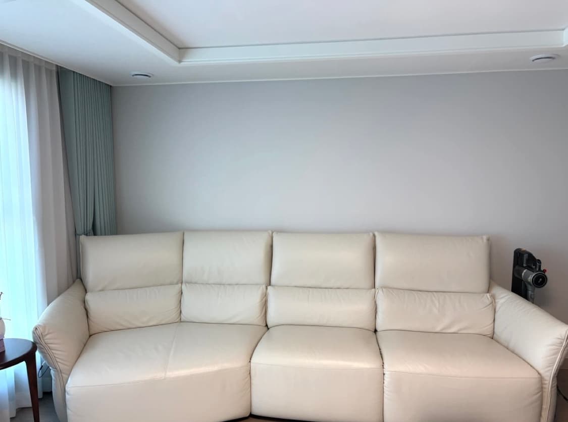 🛋️나뚜찌 웰비 소파 판매 ✨상태S급✨ 상품이미지1