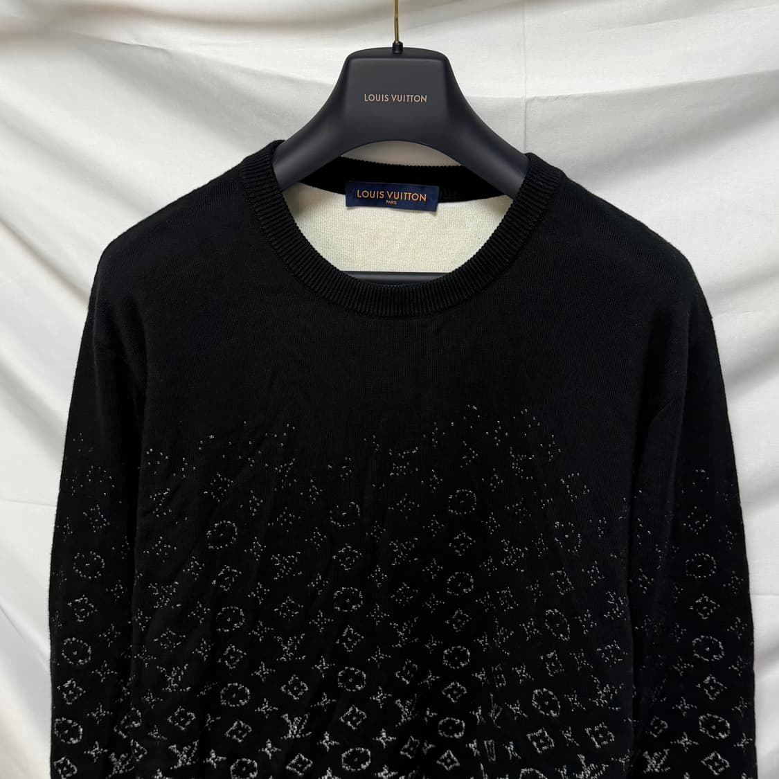 [S+급/2XL] 루이비통 모노그램 그라데이션 니트 블랙 상품이미지2