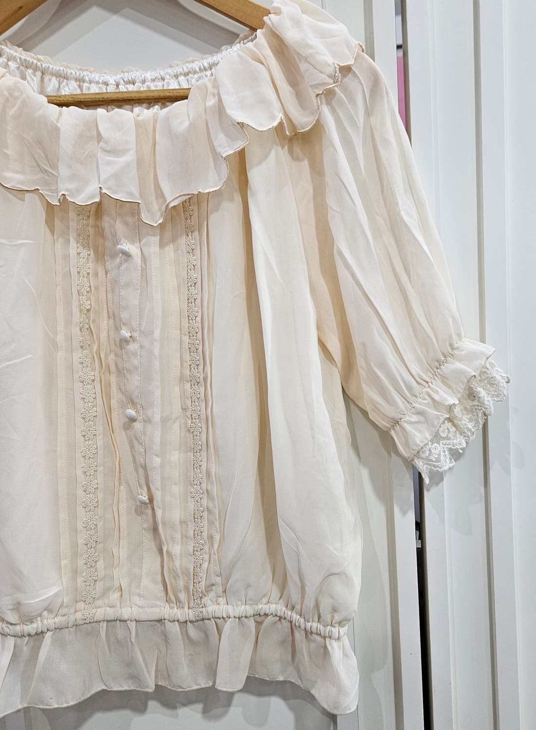 레이스 프릴 블라우스 아이보리 5부 상품이미지3