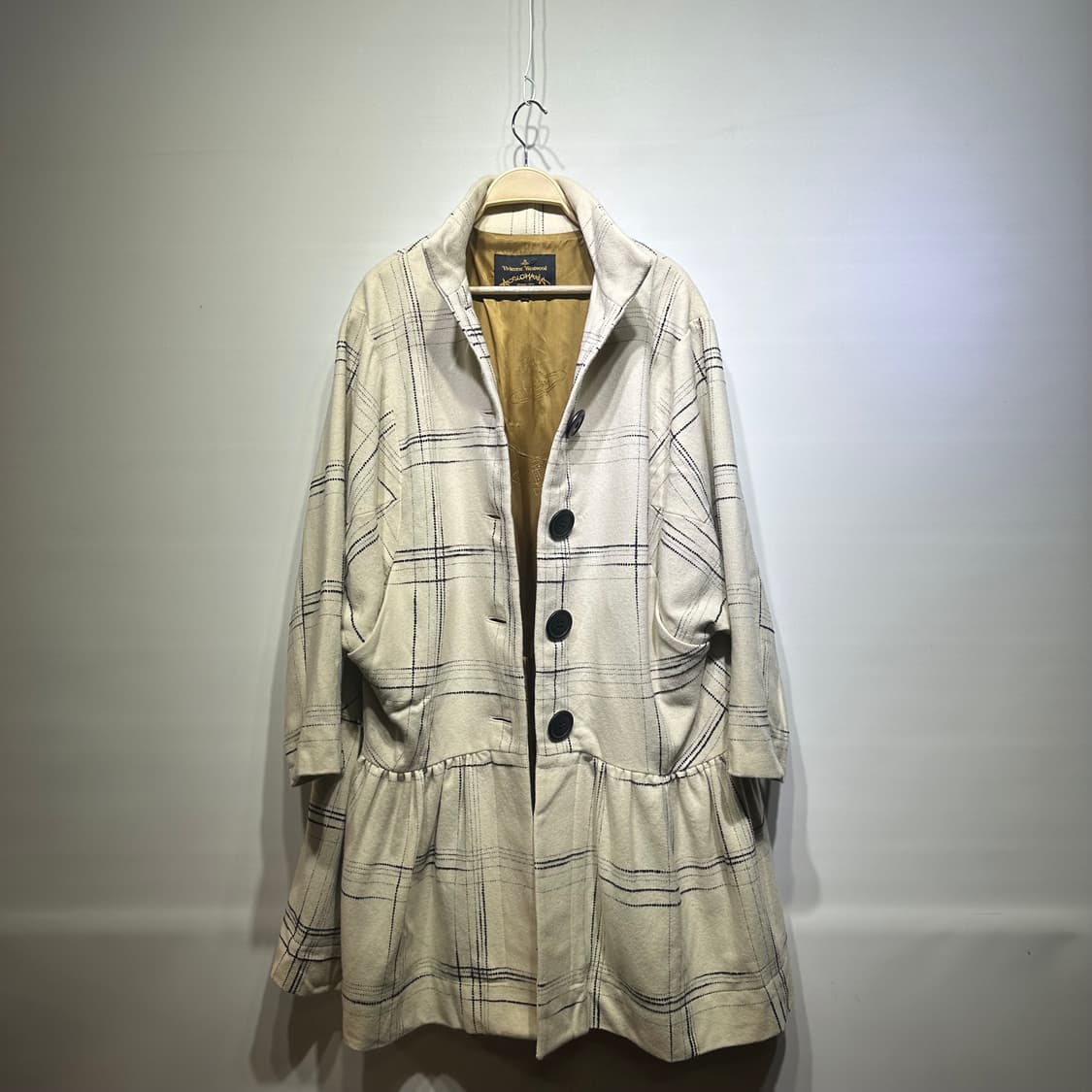 비비안 웨스트우드 체크 코트 판매합니다 상품이미지4