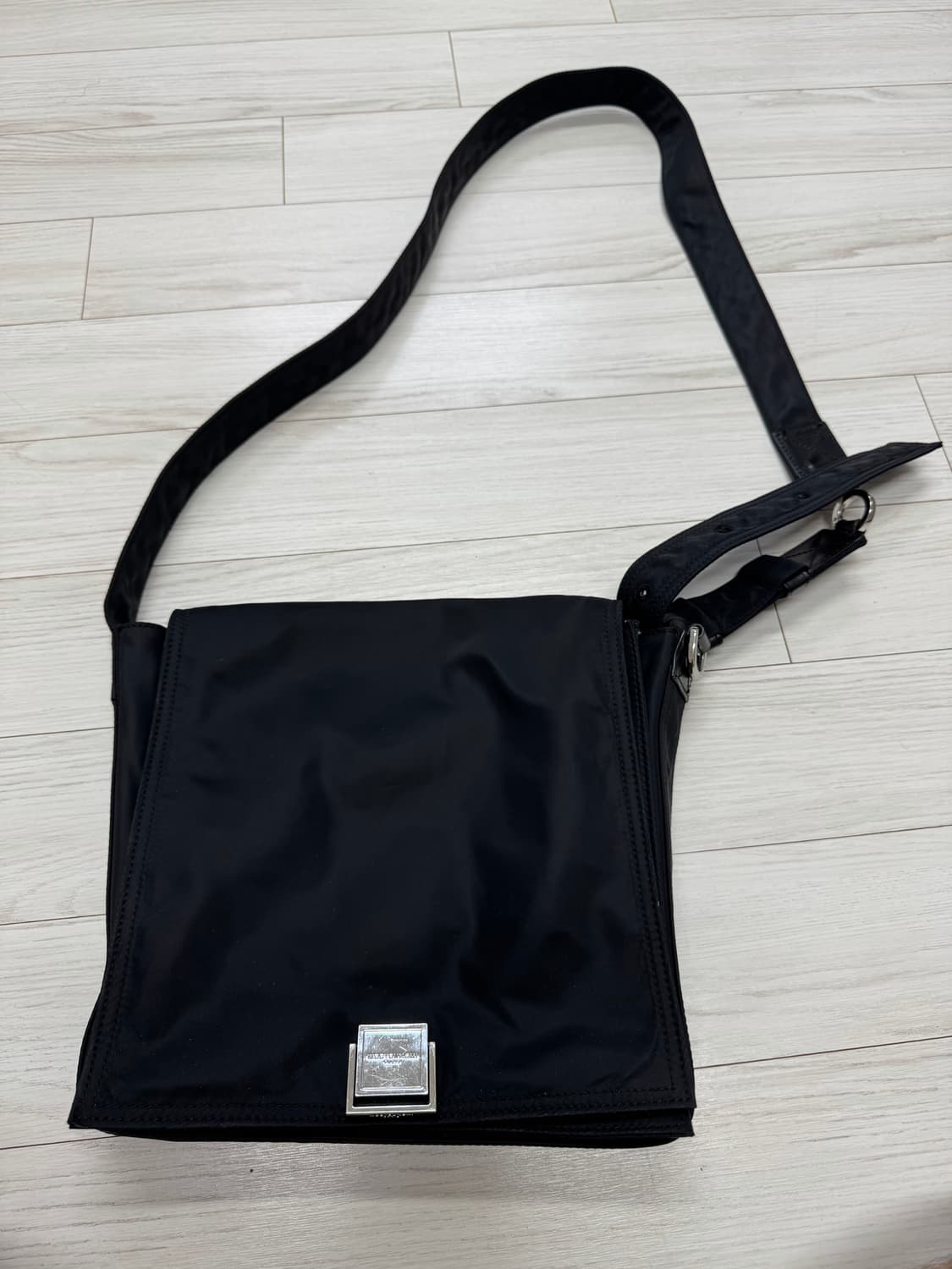 정품 우영미 나일론 크로스바디 백 블랙 상품이미지3