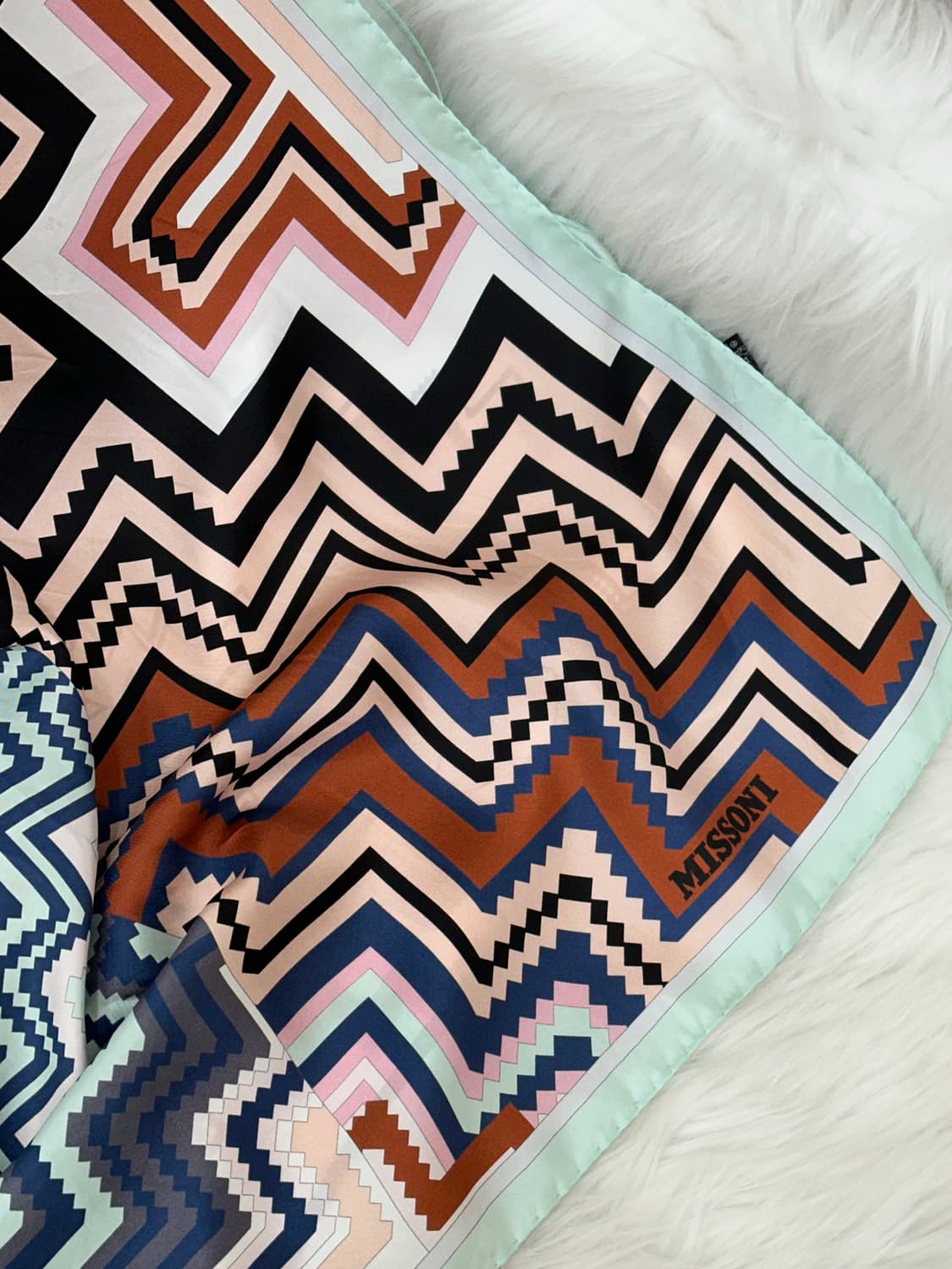 미소니 실크 머플러 상품이미지1