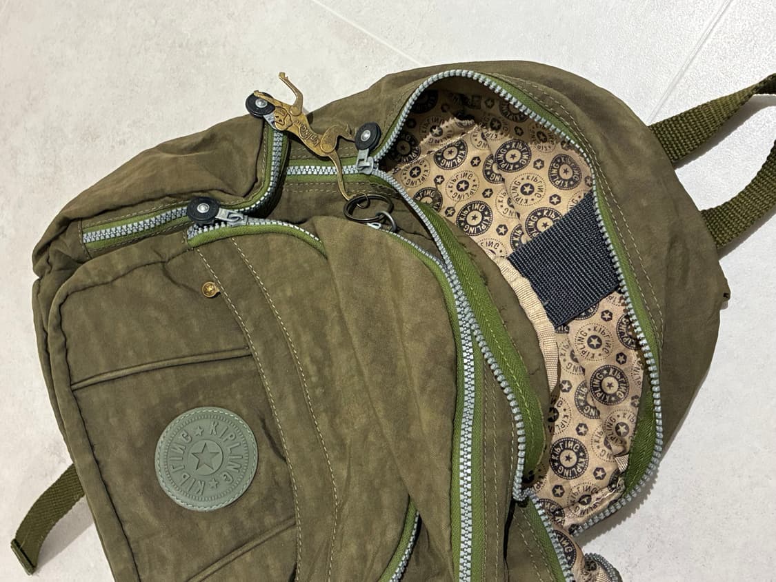 키플링 카키 백팩 상품이미지2